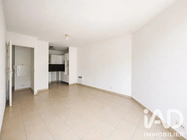 Dnevna soba; pločice, prirodno svjetlo
