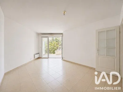 Dnevna soba; pločice, prirodno svjetlo