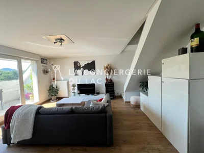 Salon; lumière naturelle, parquet