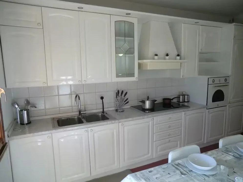 Cuisine; électroménager, carrelage, parquet