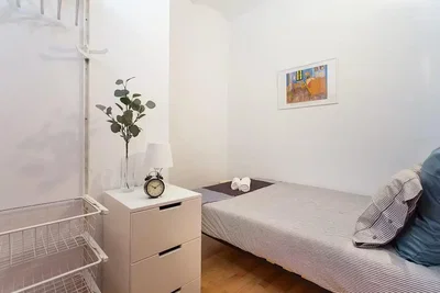 Chambre; lumière naturelle, parquet