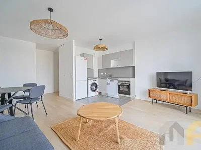 Wohnzimmer; tageslicht, holzboden, moderner stil, küchengeräte