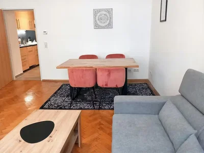Living room; wood floor, natural light, modern style