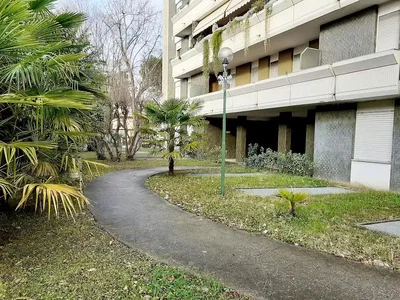 Haus und umgebung; tageslicht, blick