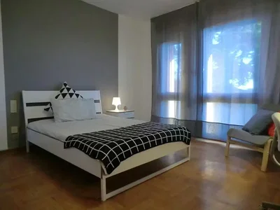 Schlafzimmer; tageslicht, holzboden