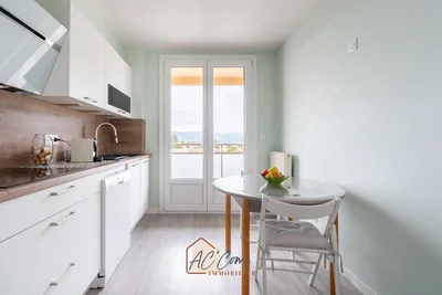 Cuisine; électroménager, lumière naturelle, style moderne
