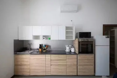 Cucina; elettrodomestici, luce naturale