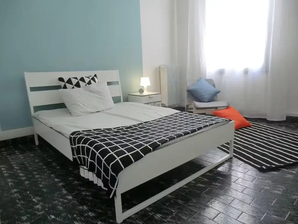 Schlafzimmer; tageslicht, fliesenboden