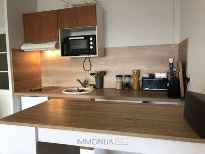 Küche; küchengeräte, holzboden, renoviert, tageslicht