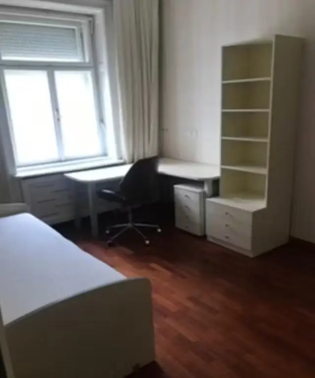 Chambre; parquet, lumière naturelle