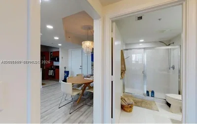 Banyo; doğal ışık, tadilatlı, fayans zemin