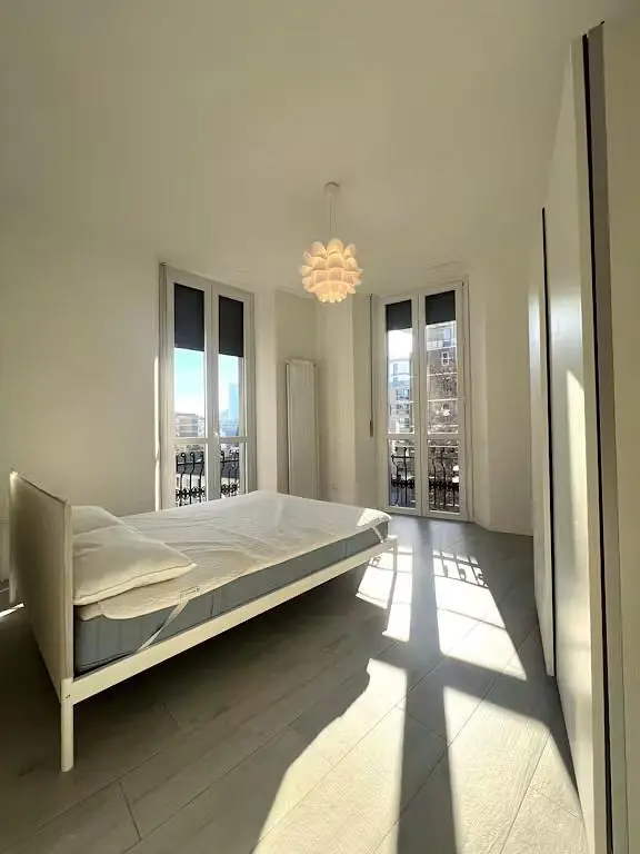 Chambre; lumière naturelle, parquet