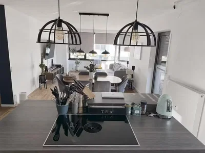 Cozinha; eletrodomésticos, luz natural, estilo moderno