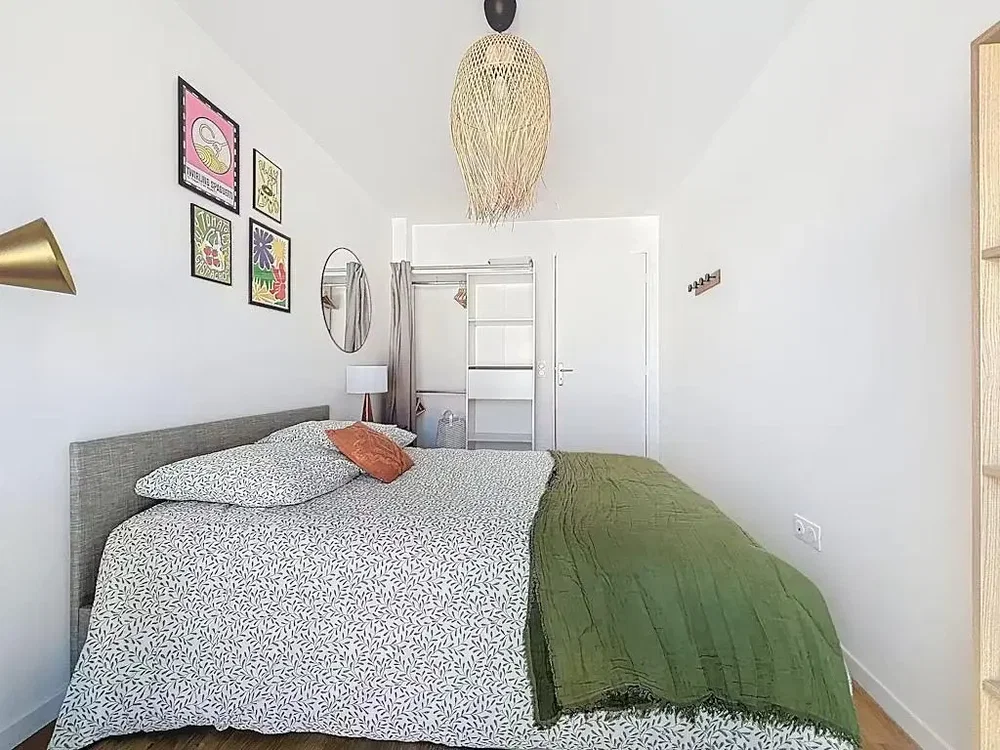 Quarto; luz natural, estilo moderno