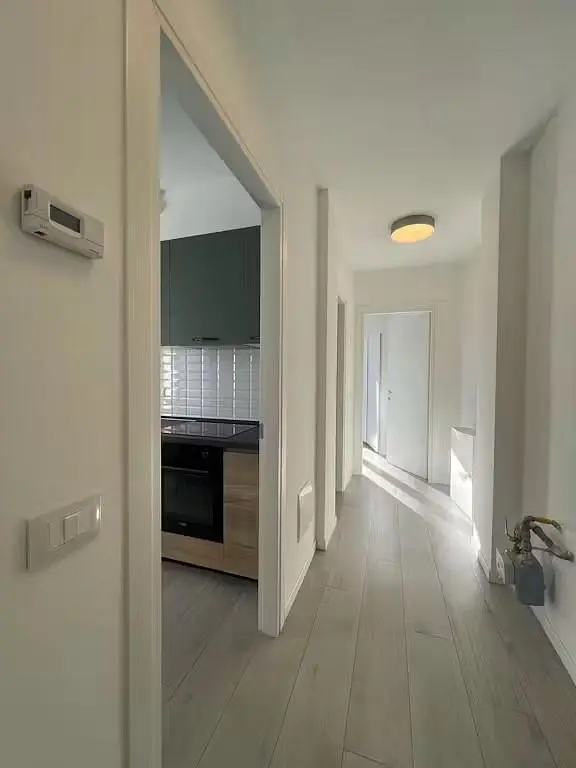 Autre; parquet, lumière naturelle, rénové