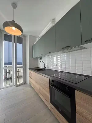 Cuisine; vue, électroménager, carrelage, lumière naturelle