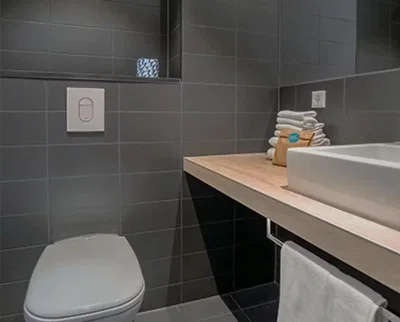 Toilette; fliesenboden