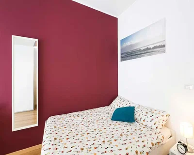 Chambre; lumière naturelle, parquet