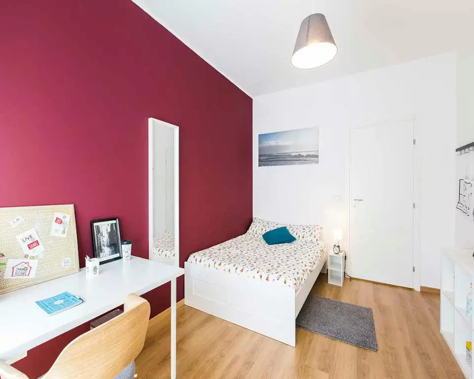 Chambre; parquet, lumière naturelle