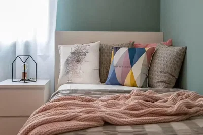 Quarto; luz natural, estilo moderno