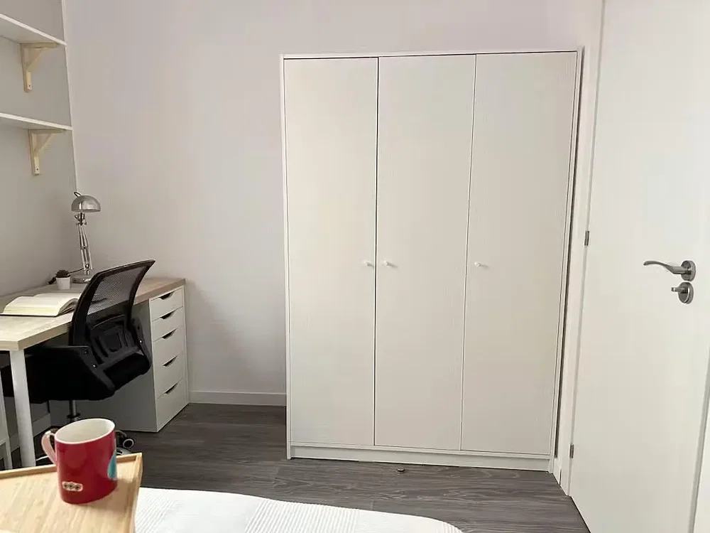 Bedroom; wood floor, natural light