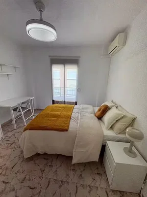Spavaća soba; prirodno svjetlo, pločice