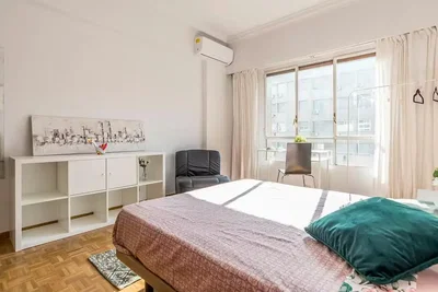 Chambre; parquet, lumière naturelle