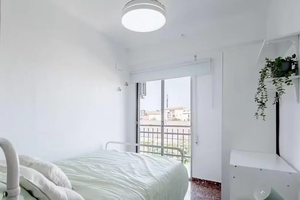 Bedroom; natural light, view