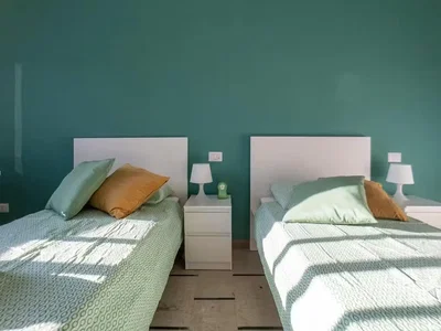 Schlafzimmer; tageslicht, fliesenboden