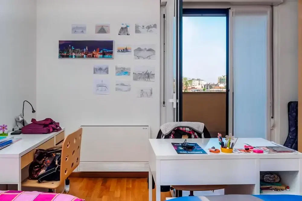 Kinderzimmer; holzboden, tageslicht, moderner stil