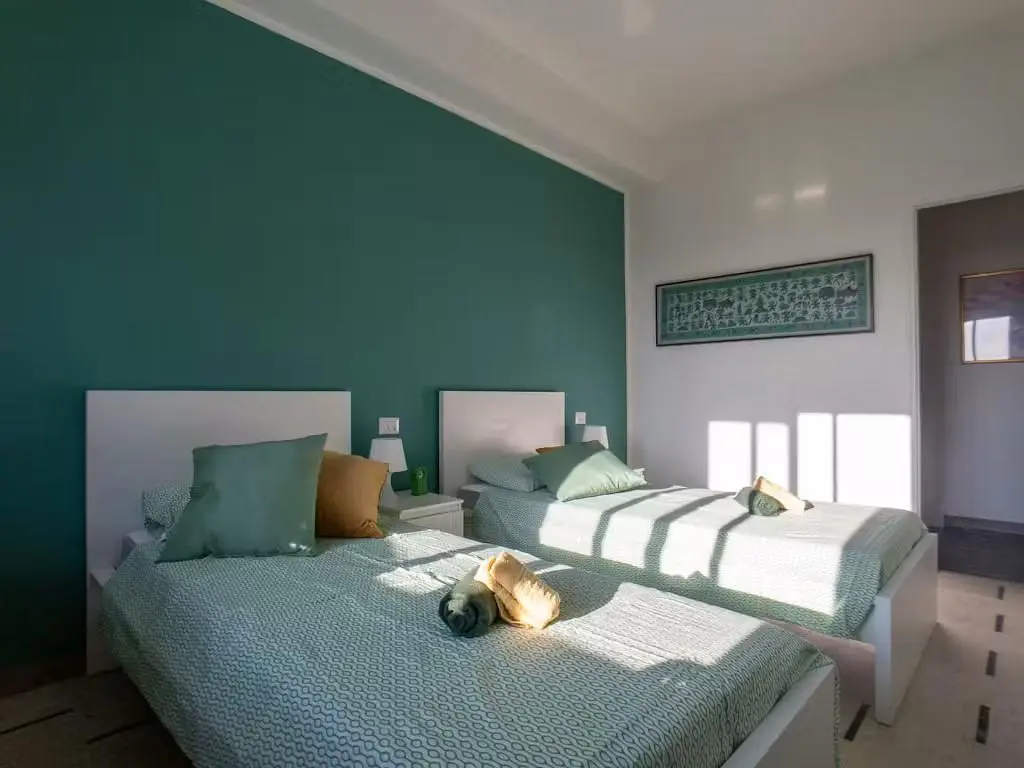 Schlafzimmer; tageslicht, moderner stil