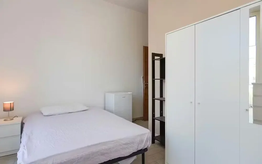 Spavaća soba; prirodno svjetlo, pločice