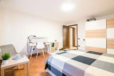 Chambre; parquet, lumière naturelle