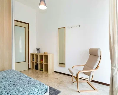 Schlafzimmer; tageslicht, holzboden