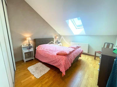 Chambre; parquet, lumière naturelle