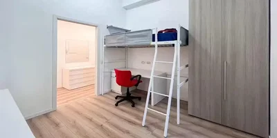 Dječija soba; drveni pod, prirodno svjetlo