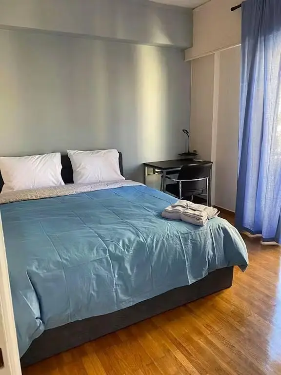 Chambre; parquet, lumière naturelle