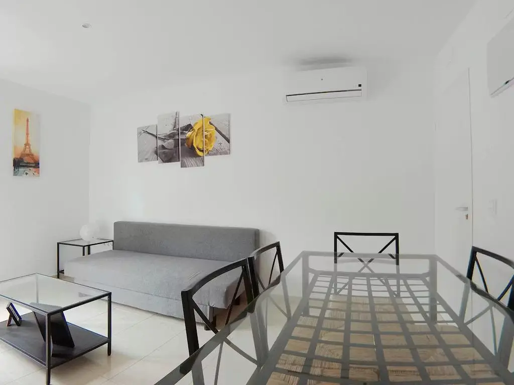 Woonkamer; natuurlijk licht, moderne stijl