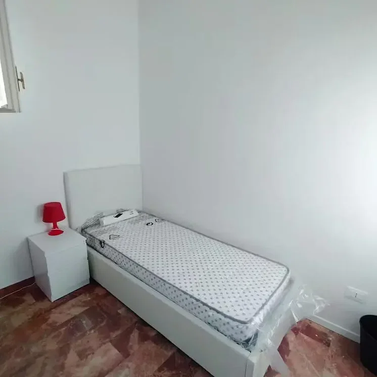 Spavaća soba; prirodno svjetlo, pločice