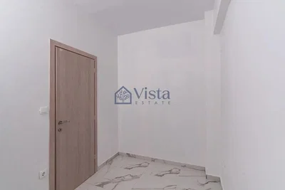 Autre; carrelage, nécessite rénovation