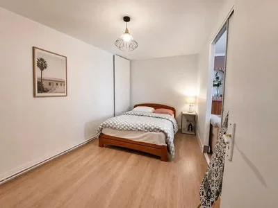 Chambre; parquet, lumière naturelle