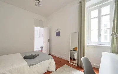 Schlafzimmer; tageslicht, holzboden