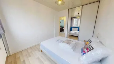 Chambre; parquet, lumière naturelle