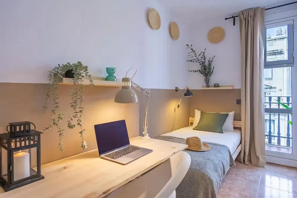 Chambre; lumière naturelle, style moderne