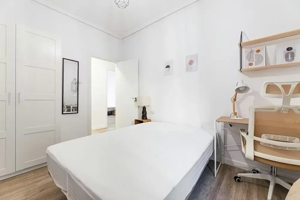 Chambre; parquet, lumière naturelle, style moderne
