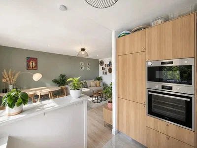 Cuisine; électroménager, lumière naturelle, style moderne, parquet