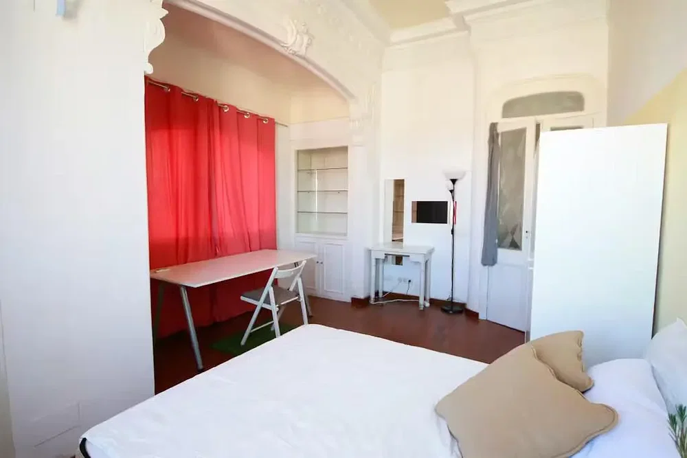 Schlafzimmer; tageslicht, fliesenboden