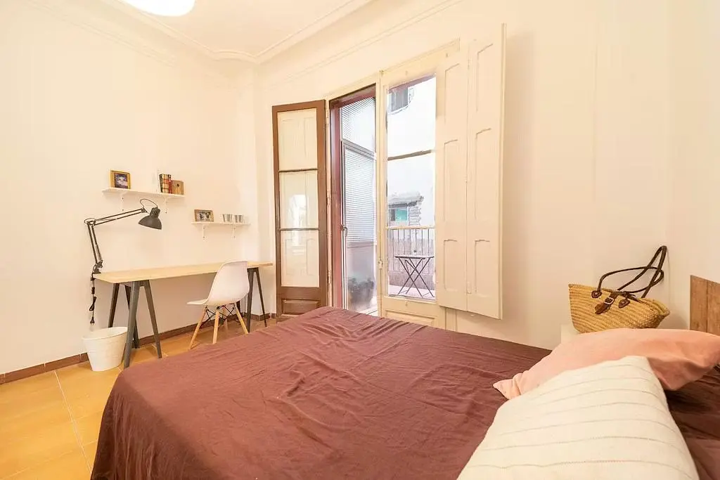 Schlafzimmer; tageslicht, holzboden, moderner stil