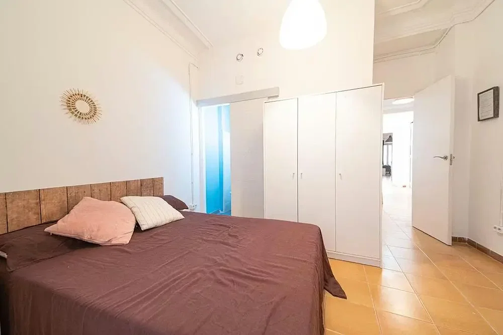 Schlafzimmer; tageslicht, fliesenboden