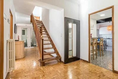 Soggiorno; pavimento in legno, luce naturale